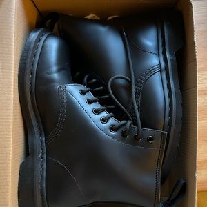 Dr. Martens Black Boots Size 9 Pristine Condition